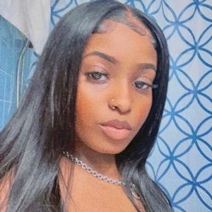 Meet your Posher, Maya